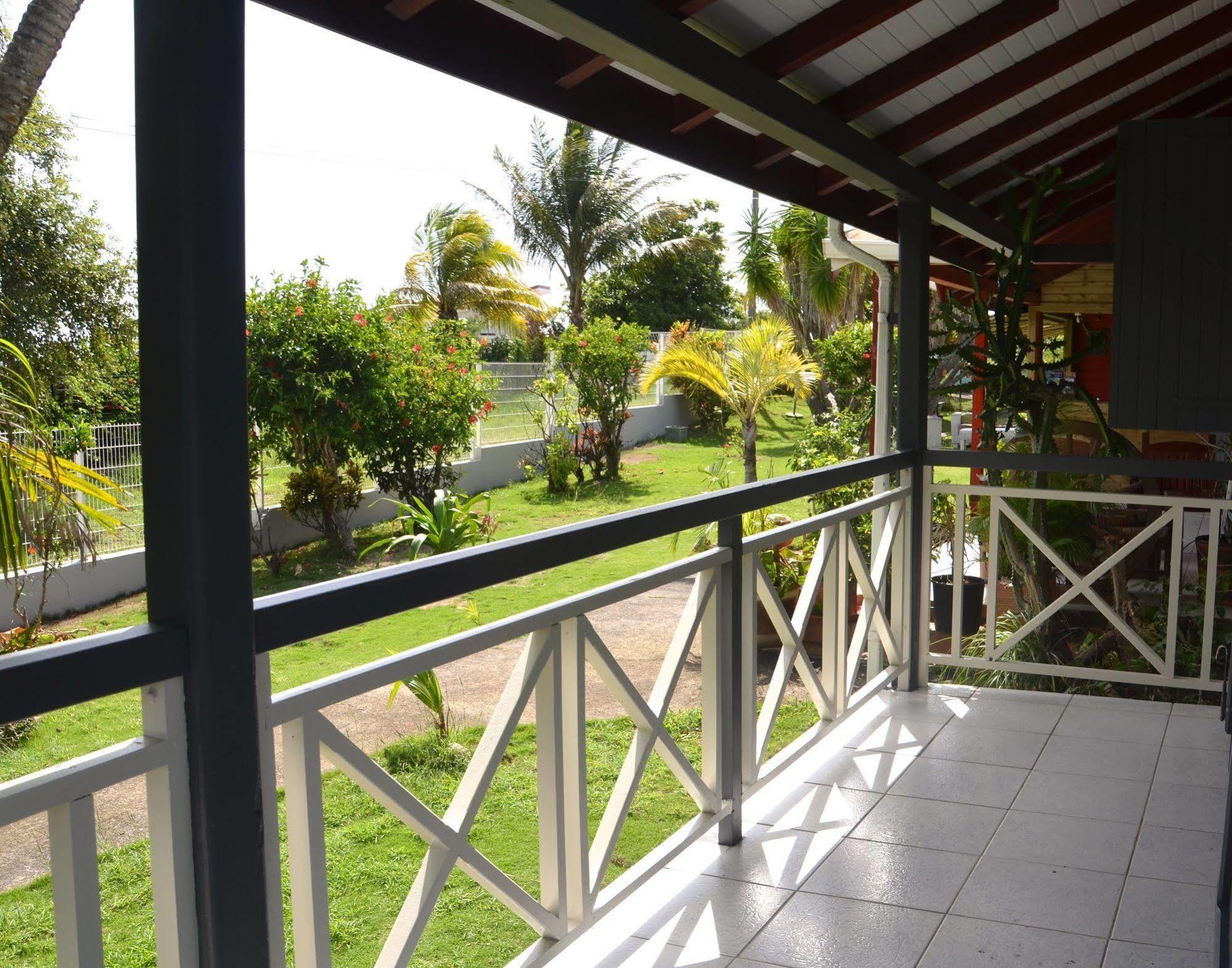 E.Gwada Hostel Le Gosier  Buitenkant foto