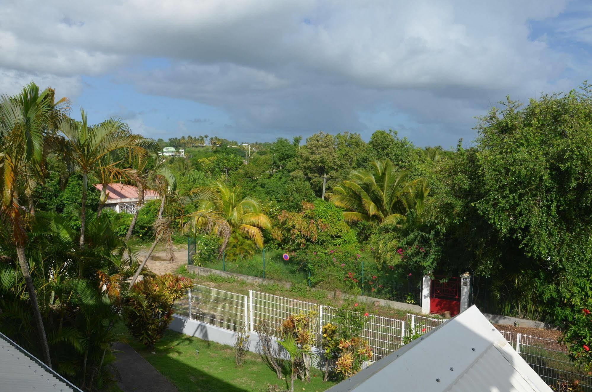 E.Gwada Hostel Le Gosier  Buitenkant foto